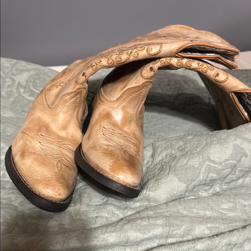 Tan Western Cowboy Boots